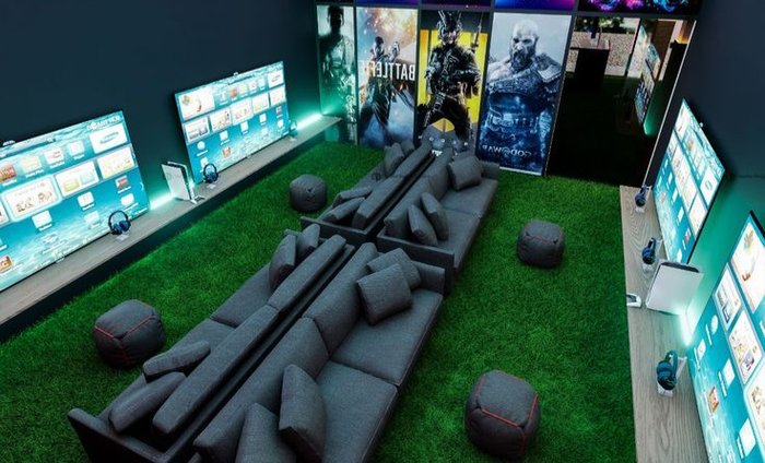Mobile gaming lounge