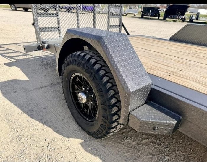 Utility trailer wheel and fender detail